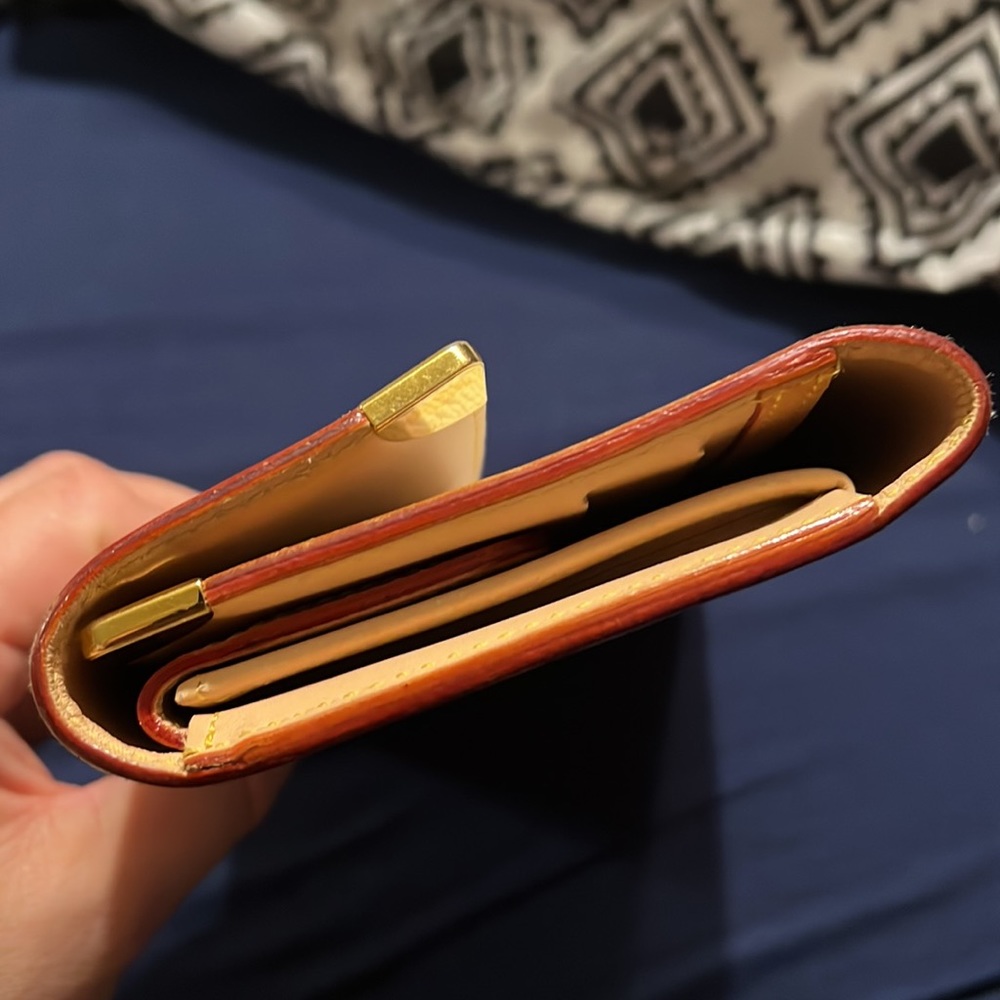Authentic Louis Vuitton international wallet. - Picture 9 of 12